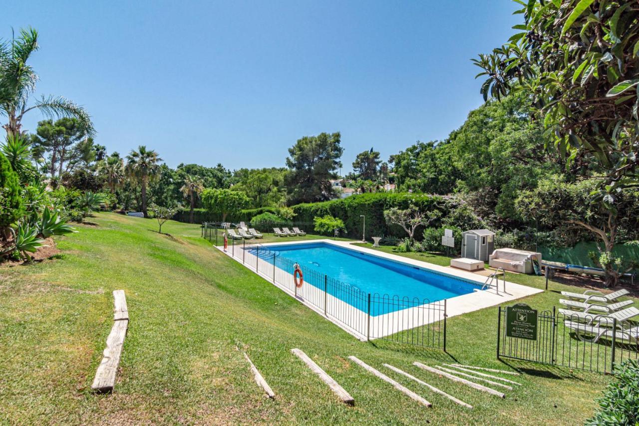 Сasa de vacaciones Fully Renovated Scandinavian Style 2 Bed In The Heart Of Puerto Banus Marbella