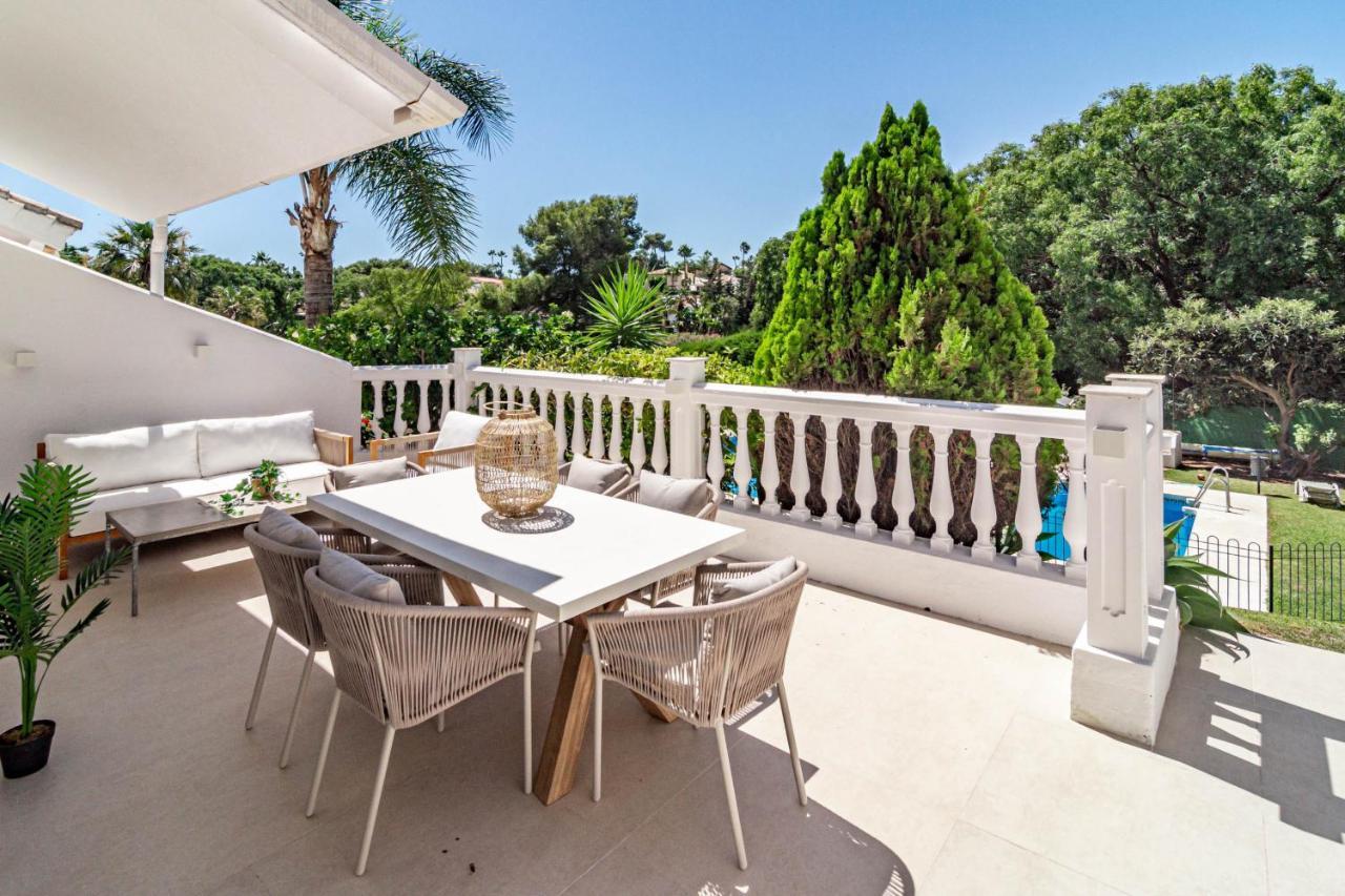 Ferienhaus Fully Renovated Scandinavian Style 2 Bed In The Heart Of Puerto Banus Marbella
